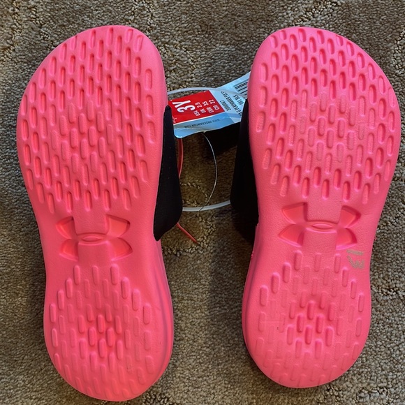 Cute girls Under Armour slides, size 3Y, brand new! - Picture 2 of 5